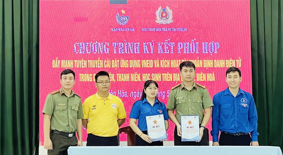 Ký kết phối hợp tuyên truyền, cài đặt ứng dụng định danh điện tử (VNeID), kích hoạt tài khoản VNeID trong đoàn viên thanh niên học sinh THPT trên địa bàn TP Biên Hòa.