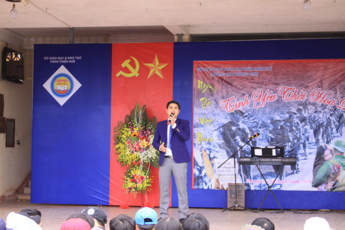 Thừa Thiên Huế: Sâu lắng ngày thơ Việt Nam tại trường THPT Hương Vinh