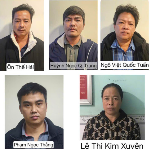 Các đối tượng trong vụ án "Buôn lậu" xảy ra tại tỉnh An Giang, Long An. Ảnh: BCA
					
				
			
			Các đối tượng trong vụ án "Buôn lậu" xảy ra tại tỉnh An Giang, Long An. Ảnh: BCA