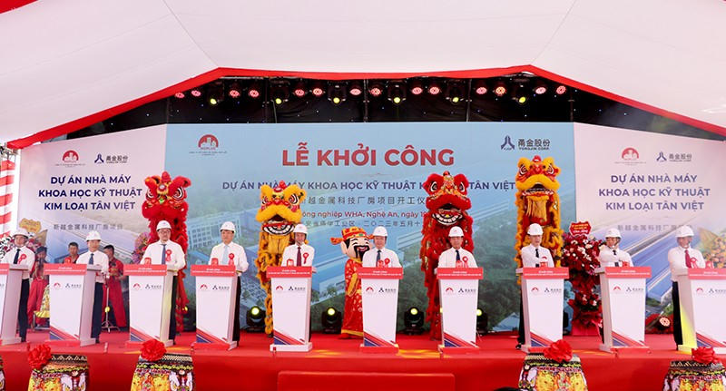 cac-dai-bieu-thuc-hien-nghi-thuc-khoi-cong-du-an-2-2963