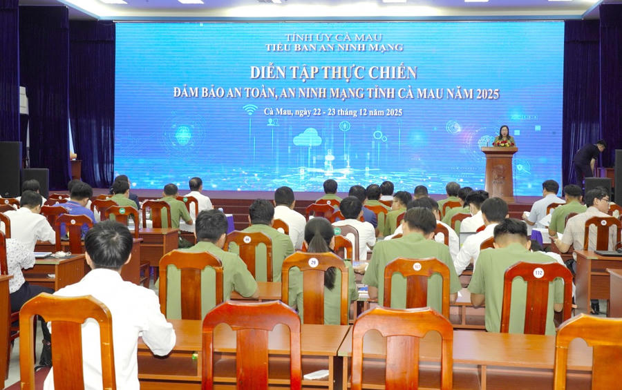 Quang cảnh lễ khai mạc Diễn tập thực hiện bảo đảm an toàn, an ninh mạng tỉnh Cà Mau năm 2025.