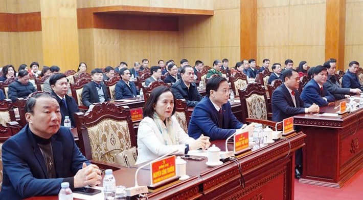 Các đại biểu dự hội nghị công bố các quyết định về sắp xếp tổ chức bộ máy và công tác cán bộ.