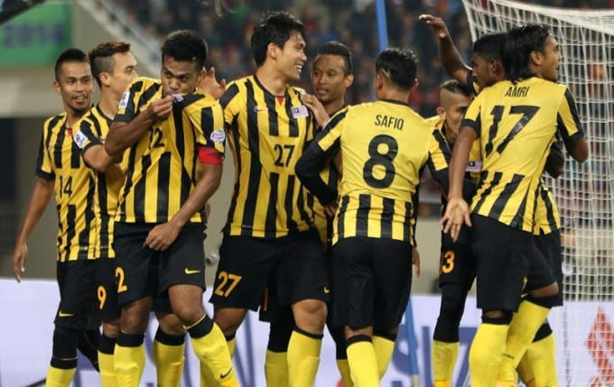 ĐTQG Malaysia tạm thời giành ngôi đầu bảng A sau khi thắng ĐTQG Lào với tỷ số 3-1.
