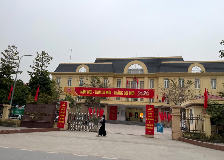 Trụ sở UBND phường Đông Ngạc (Hà Nội)