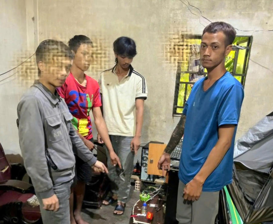 Công an Lâm Đồng bắt quả tang 4 đối tượng tổ chức sử dụng ma túy ngay tại nhà.