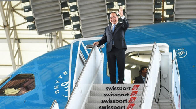 Thủ tướng Nguyễn Xuân Phúc đến sân bay John F. Kennedy, New York. Ảnh: VGP