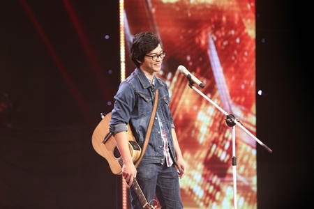 Trần Duy Khang - chàng trai với nghề nghiệp giáo viên dạy Anh Văn nhưng có niềm đam mê ca hát cháy bỏng. Duy Khang sở hữu chất giọng lạ cùng với phong cách đáng yêu khi hát cùng với cây đàn guitar. Tuy nhiên, giám khảo Thanh Lam chưa thấy được nhiều sự sáng tạo của anh khi chọn cách thể hiện khá quen thuộc qua ca khúc Stand by me.