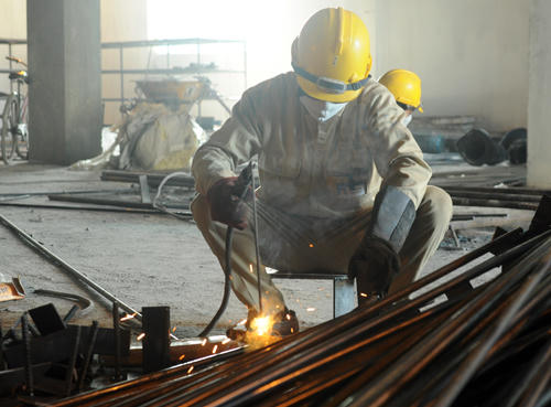 Kinh tế Việt Nam được dự báo tăng trưởng khả quan. Ảnh: PV.