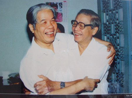 Nguyên Tổng bí thư Đỗ Mười và nguyên Thủ tướng Võ Văn Kiệt. Ảnh tư liệu