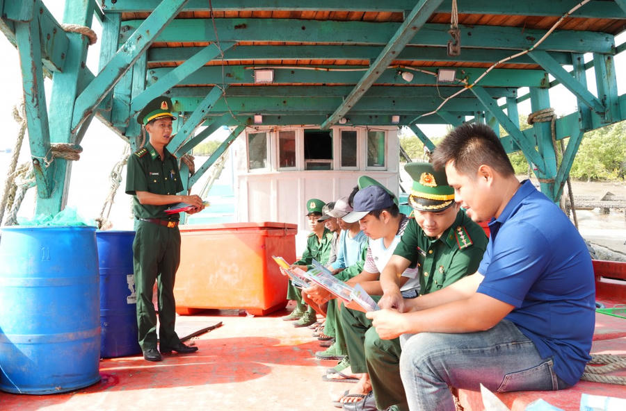 BĐBP tỉnh Cà Mau tích cực tuyên truyền, vận động Nhân dân chấp hành nghiêm pháp luật trên khu vực biên giới.