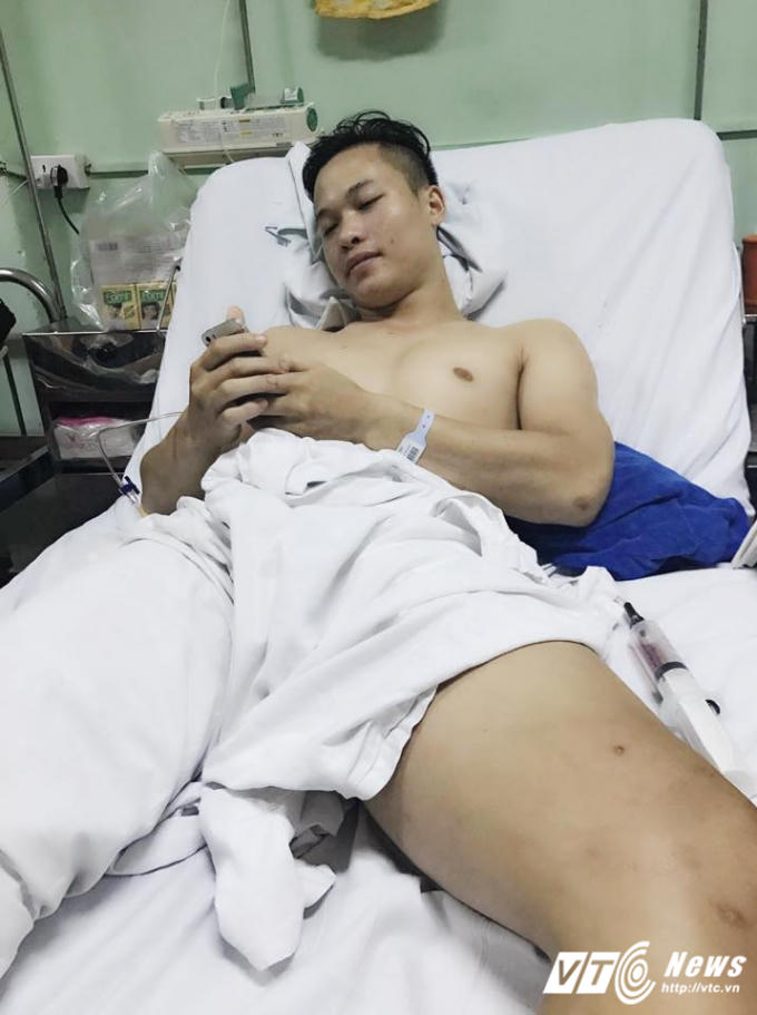 Vết thương khá nghiêm trọng, có thể ảnh hưởng đến sự nghiệp thi đấu của anh Lộc.