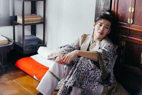 Người t&igrave;nh &aacute;nh trăng tập 12: IU từ chối lời cầu h&ocirc;n từ Lee Jun Ki