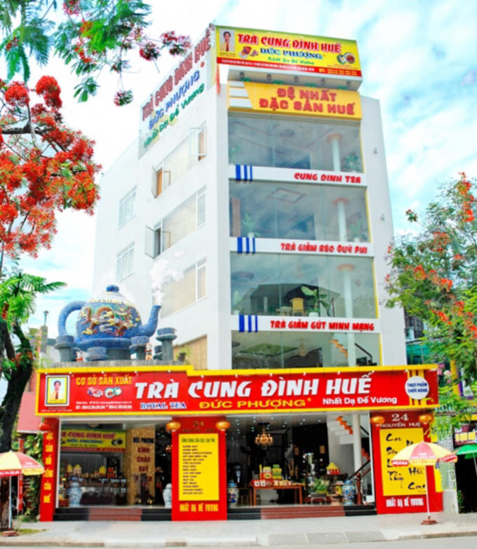 Trung tâm giới thiệu và bán sản phẩm Trà Cung Đình Huế tại Huế: - Địa chỉ: số 24 Nguyễn Huệ, phường Vĩnh Ninh, thành phố Huế, tỉnh Thừa Thiên Huế