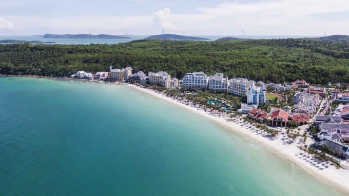 Hình ảnh toàn cảnh của JW Marriott Phu Quoc Emerald Bay.