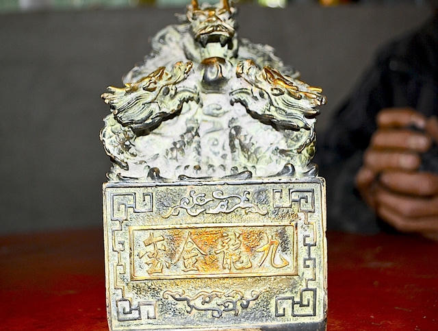 Ngắm vật lạ nghi là ngọc tỷ của vua chúa thời xưa