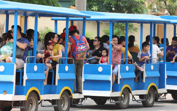 Các dịch vụ tham quan và vui chơi vận hành hết công suất.