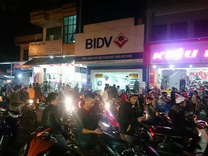 Trụ sở Ngân hàng tối cùng ngày xảy ra vụ việc. (Ảnh: Đăng Hậu).
