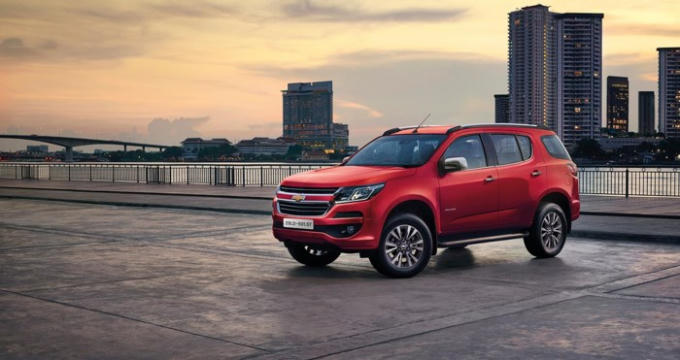 Thị trường ô tô phân khúc SUV 7 chỗ thêm “nóng” khi mẫu xe mới Chevrolet Trailblazer nhập khẩu nguyên chiếc từ Thái Lan về nước.