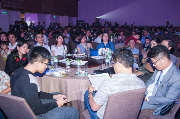 Đông đảo khách hàng tham dự event trải nghiệm cuộc sống thượng lưu.