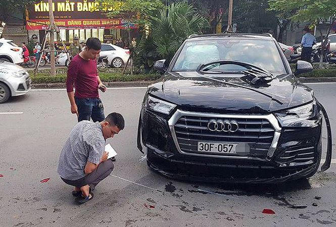 Chiếc xe Audi gây tai nạn trên đường Nguyễn Khánh Toàn.