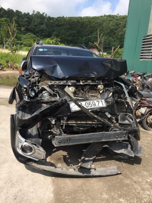 Va chạm giao th&ocirc;ng, 1 người bị bắn trọng thương