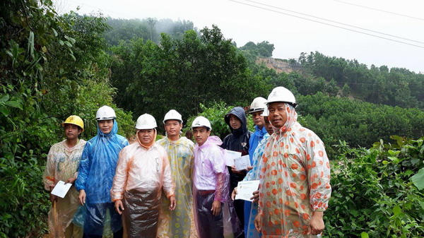 Ho&agrave;n th&agrave;nh đoạn đường d&acirc;y 220 kV sau 3 ng&agrave;y đ&ecirc;m thi c&ocirc;ng li&ecirc;n tục