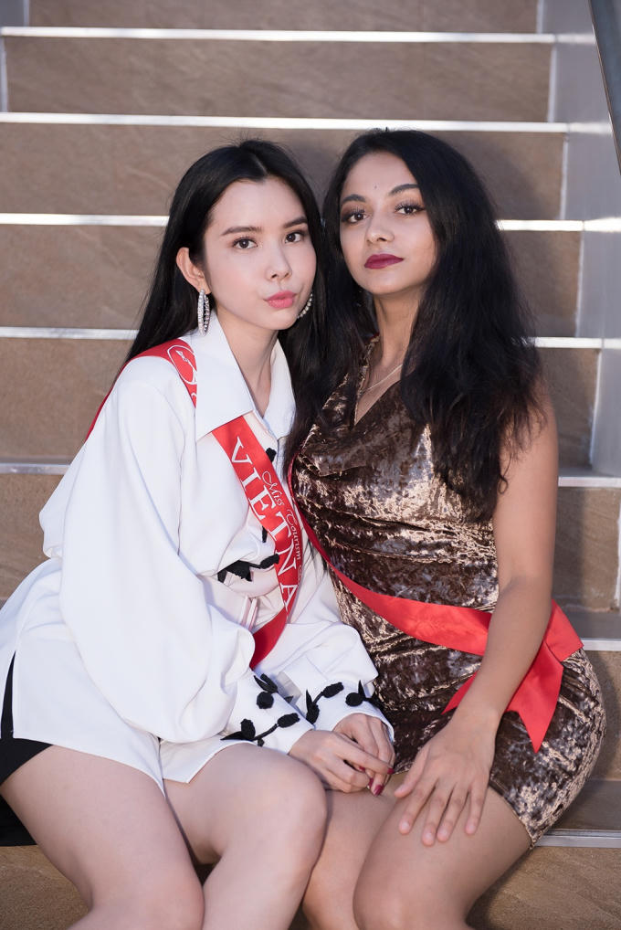 Huỳnh Vy c&ugrave;ng d&agrave;n th&iacute; sinh Miss Tourism Queen Worldwide 2018 gửi lời ch&uacute;c ng&agrave;y Phụ nữ Việt Nam 2018