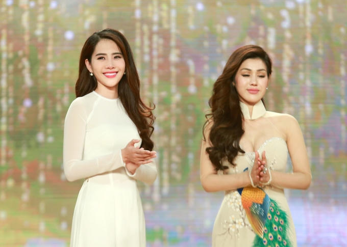 Ngẩn ngơ vẻ đẹp đến nao lòng của Nam Em trong tà áo dài trắng Tình Bolero 2016