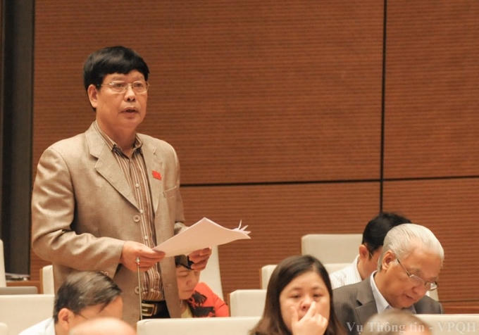 Đại biểu Phạm Xuân Thường đề nghị Chủ tịch nước, Thủ tướng giải thích về việc số lượng cấp tướng trong lực lượng vũ trang hiện nay cao hơn nhiều thời chiến tranh (ảnh: Quochoi.vn).