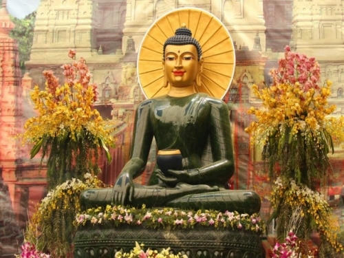 Mục đích của việc đưa Phật ngọc về các chùa Việt Nam để cầu hòa bình cho đất nước, mưa thuận gió hòa. Ảnh phatgiao.org