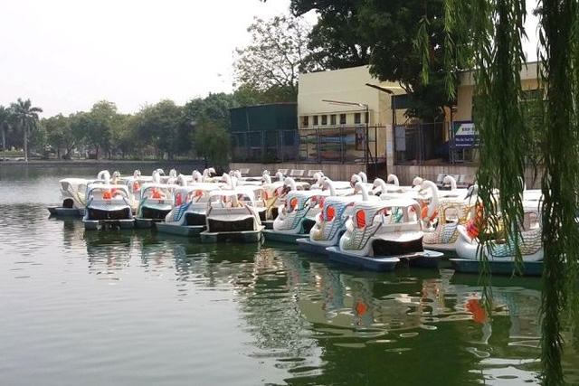 Hồ Bạch Đằng, nơi chị N tự tử. Ảnh: Đ.Tuỳ.