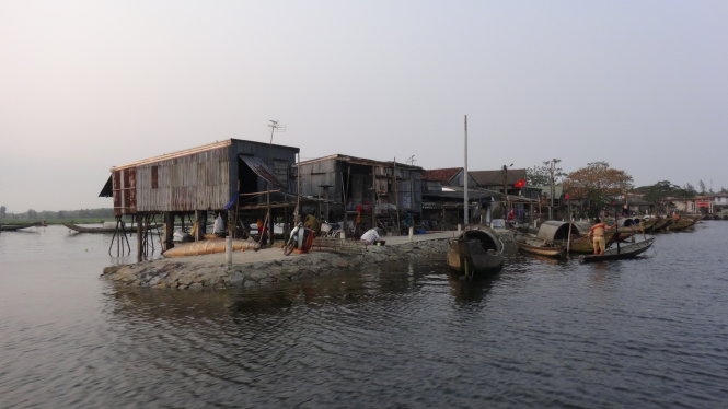 Làng chài trên phá Tam Giang. (Ảnh: Thái Lộc)