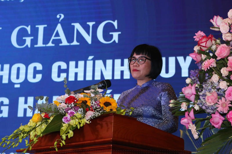 Thứ trưởng Đặng Hoàng Oanh phát biểu tại Lễ Khai giảng.
