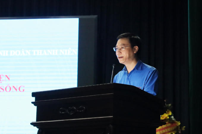 Đồng chí Nguyễn Văn Chính - Bí thư Đoàn Thanh niên UBDT phát biểu tại Ngày hội hiến máu.