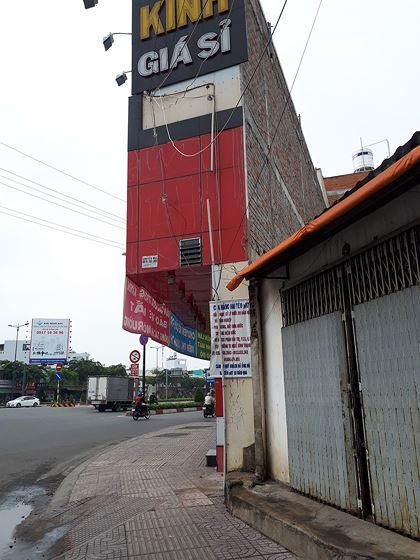 Một căn nhà siêu mỏng trên đường phố TP.HCM - Ảnh: Lê Thắng
