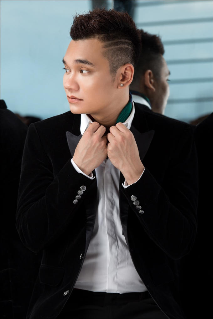 Khắc Việt lần đầu cover ca kh&uacute;c của người kh&aacute;c để ph&aacute;t h&agrave;nh