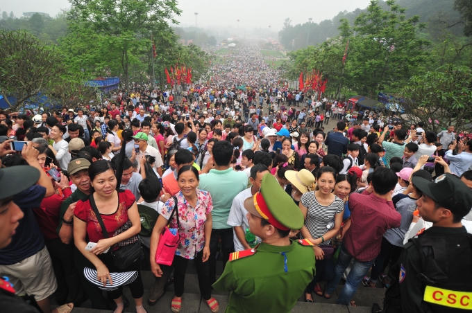 Ngày 10/3 âm lịch, Đền Hùng đón 2,5 triệu lượt người về dâng hương.