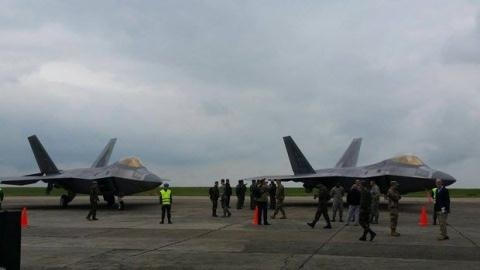 Mỹ triển khai tiêm kích F-22 tại Romania.