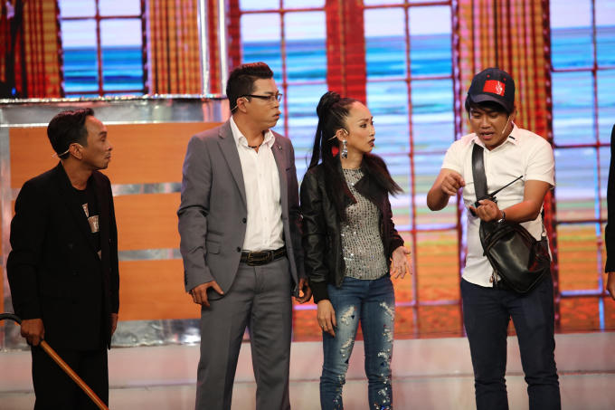 L&yacute; H&ugrave;ng, Việt Trinh n&iacute;n thở với tiết mục ảo thuật nguy hiểm của V&otilde; Minh L&acirc;m - Bảo L&acirc;m