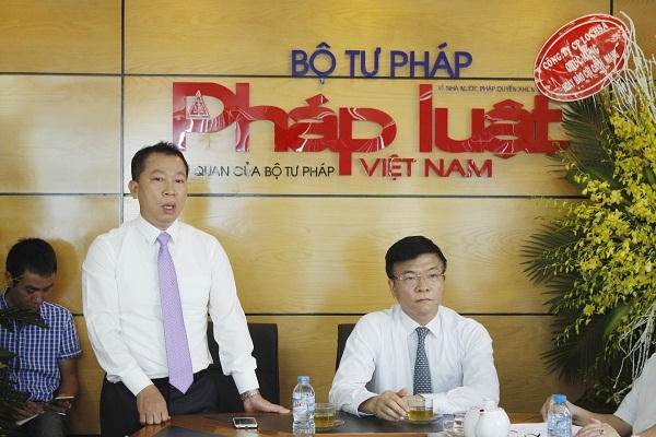 Tiến sỹ Đào Văn Hội, Tổng Biên tập Báo Pháp luật Việt Nam báo cáo tình hình phát triển của báo trong thời gian vừa qua, đã vượt qua những khó khăn, thách thức và đạt được những thành công to lớn.
