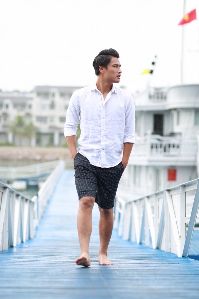 Đây là dự án đánh dấu sự xuất hiện lần đầu tiên trên màn ảnh rộng của nam cầu thủ Mạc Hồng Quân.