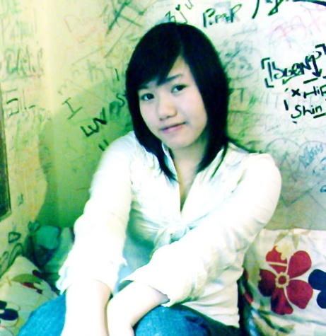 Ngoại hình thời mới nổi tiếng của cô không có gì nổi bật.