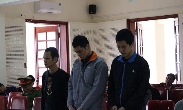 Các bị cáo tại phiên tòa “Lừa đảo, chiếm đoạt tài sản”.
