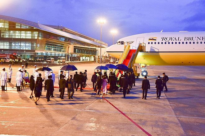 Chuyên cơ với nội thất dát vàng của Quốc vương Brunei.