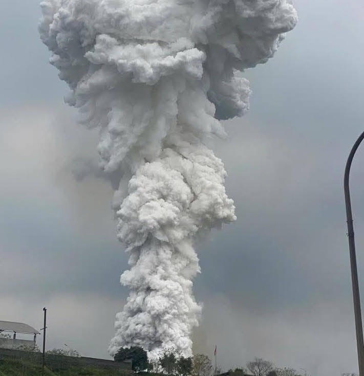 Chủ tịch Ủy ban nhân dân tỉnh yêu cầu Công an tỉnh chủ trì, phối hợp với Ban Quản lý Khu kinh tế và các đơn vị liên quan khẩn trương xác minh, điều tra làm rõ nguyên nhân sự cố.