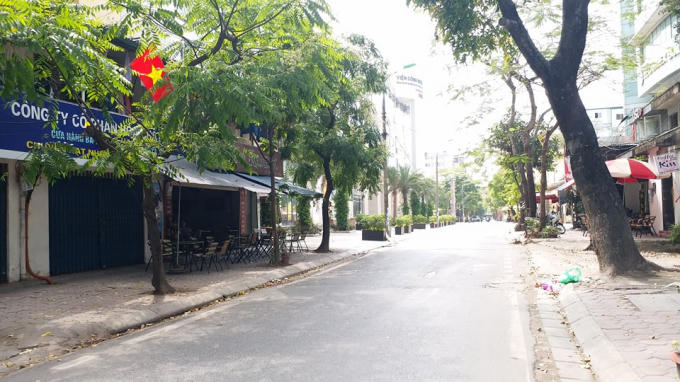Đường Vũ Ngọc Phan vắng vẽ lạ thường