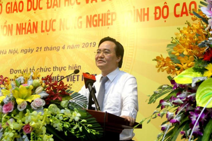 Bộ trưởng Bộ GD&ĐT Phùng Xuân Nhạ phát biểu tại Tọa đàm