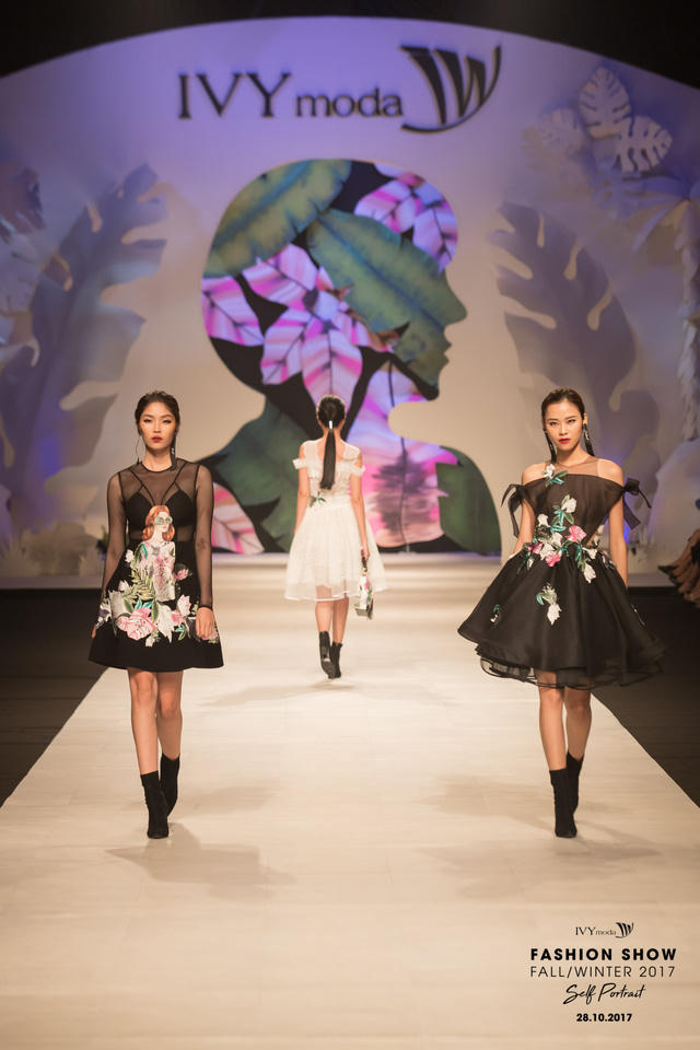 Self Portrait - bức tự họa g&acirc;y m&ecirc; say m&ugrave;a mốt thu đ&ocirc;ng 2017