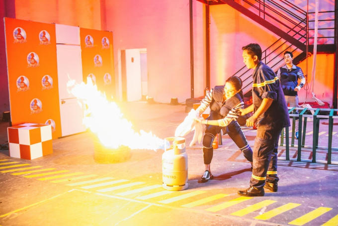 Kỳ Duyên bất ngờ khi Hương Giang chính là người yêu cũ và giúp Hứa Vĩ Văn nổi tiếng