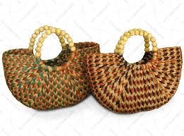 Sản phẩm làm từ bèo tây đẹp và nhẹ.